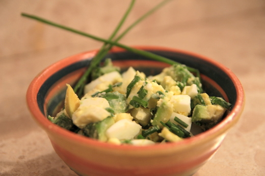 סלט אבוקדו, ביצה קשה ועירית1